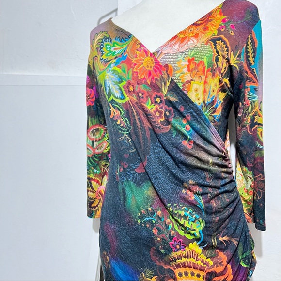 Salaam surplice top floral : Box 0w3: - Picture 2 of 10